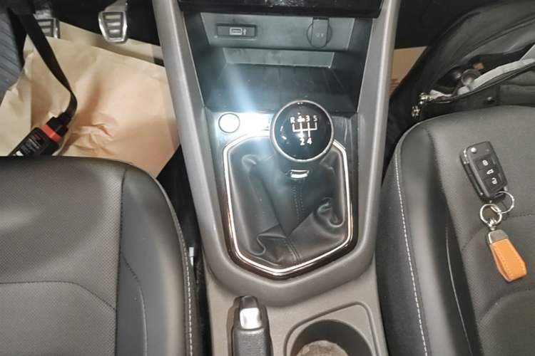Used Jetta VS5 2019 280TSI Manual Enjoyment Model Gear Lever