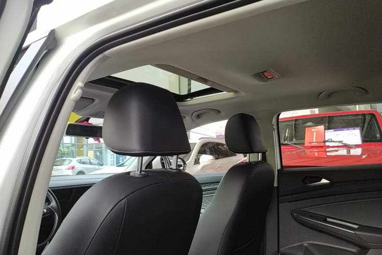 Used Jetta VS5 2019 280TSI Automatic Glory Edition Headliner
