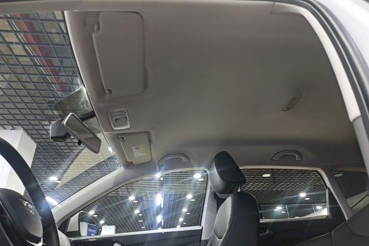 Used Jetta VS5 2019 280TSI Automatic Enjoyment Model Headliner