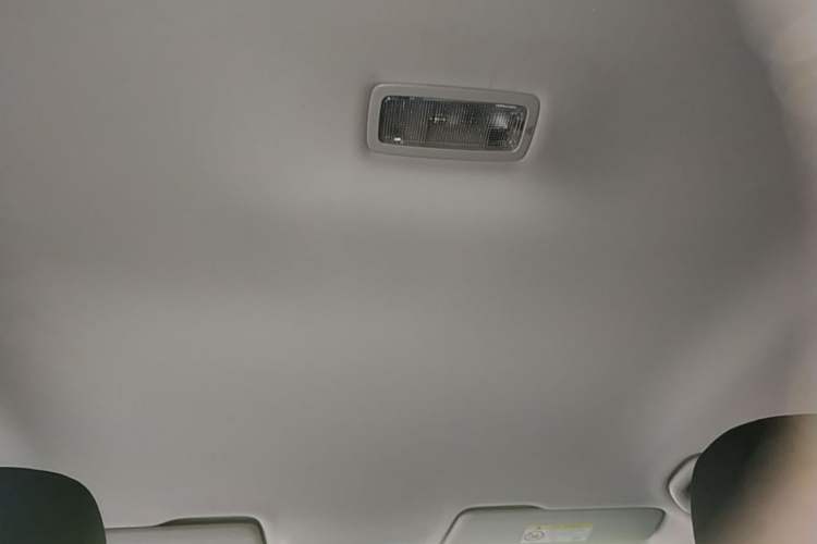Used Jetta VS5 2019 280TSI Automatic Trend Model Headliner