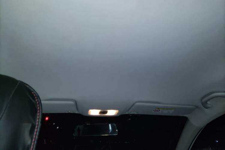 Used Jetta VS5 2019 280TSI Automatic Trend Model Headliner