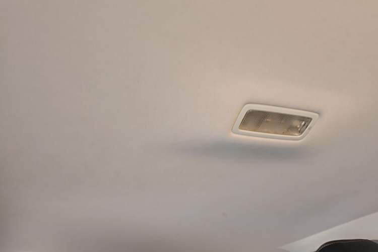 Used Jetta VS5 2019 280TSI Automatic Trend Model Headliner