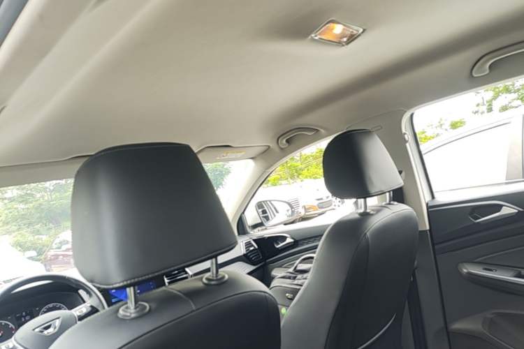 Used Jetta VS5 2019 280TSI Automatic Enjoyment Model Headliner