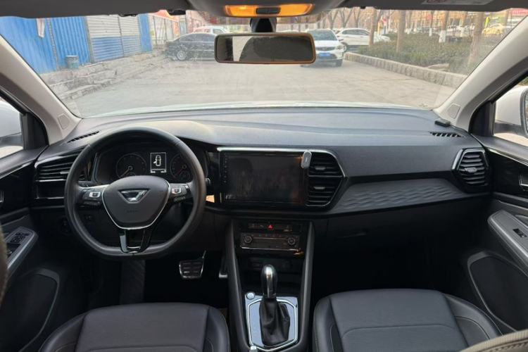 Used Jetta VS5 2019 280TSI Automatic Glory Edition Interior 3