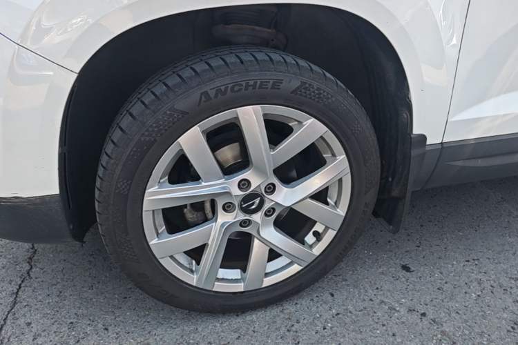 Used Jetta VS5 2019 280TSI Automatic Enjoyment Model Left Front Wheel Hub