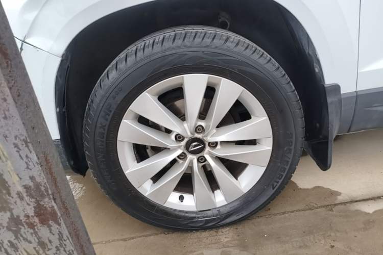 Used Jetta VS5 2019 280TSI Manual Entry-Level Model Left Front Wheel Hub