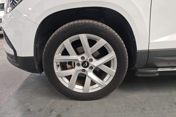 Used Jetta VS5 2019 280TSI Automatic Enjoyment Model Left Front Wheel Hub