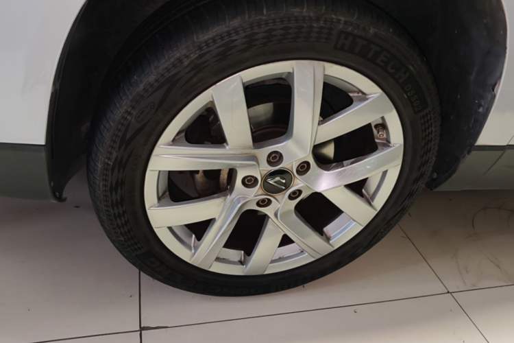 Used Jetta VS5 2019 280TSI Automatic Enjoyment Model Left Front Wheel Hub