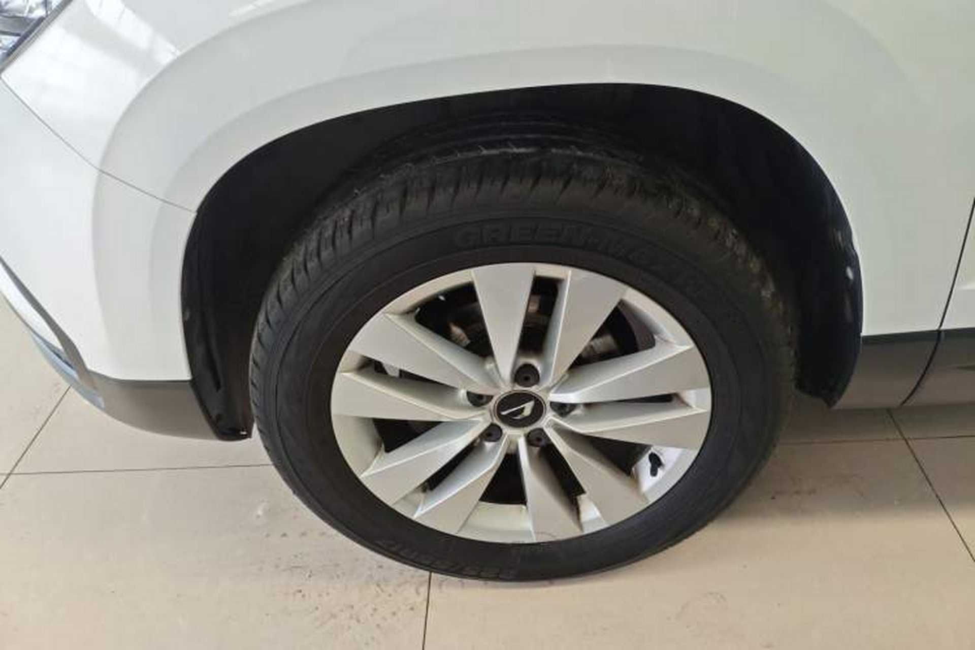 Used Jetta VS5 2019 280TSI Automatic Trend Model Left Front Wheel Hub