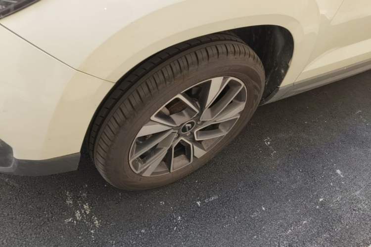 Used Jetta VS5 2019 280TSI Automatic Glory Edition Left Front Wheel Hub