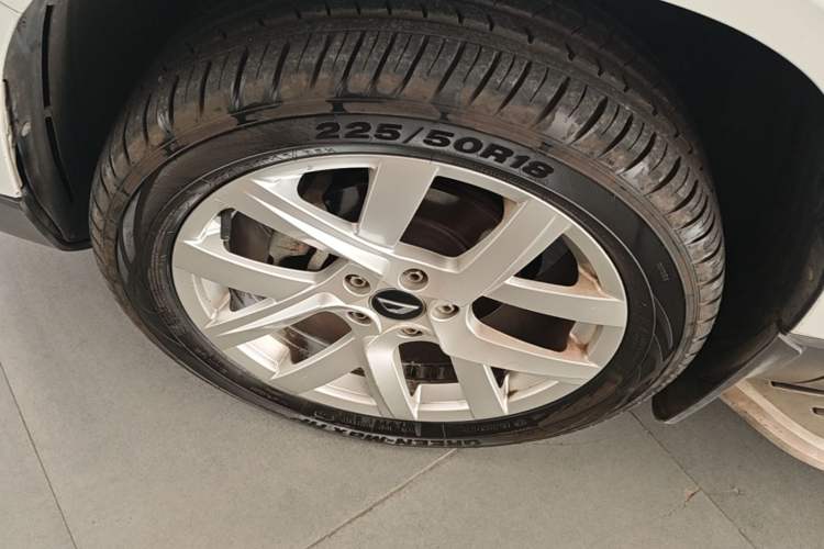 Used Jetta VS5 2019 280TSI Automatic Enjoyment Model Left Front Wheel Hub