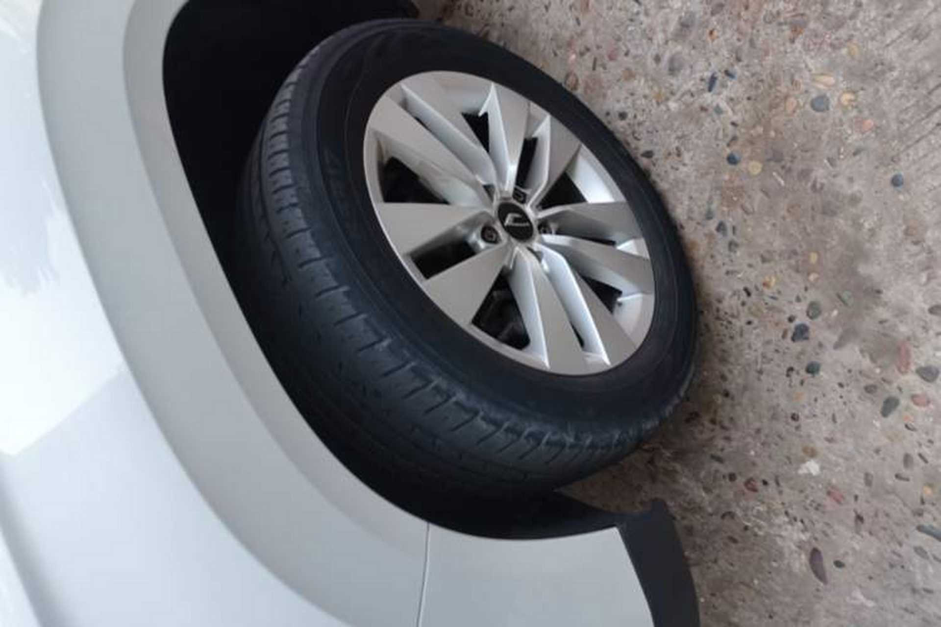 Used Jetta VS5 2019 280TSI Automatic Trend Model Left Front Wheel Hub