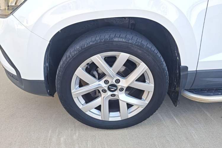 Used Jetta VS5 2019 280TSI Automatic Enjoyment Model Left Front Wheel Hub