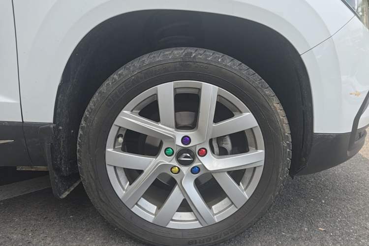Used Jetta VS5 2019 280TSI Manual Enjoyment Model Left Front Wheel Hub