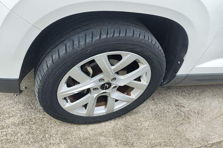Used Jetta VS5 2019 280TSI Automatic Enjoyment Model Left Front Wheel Hub