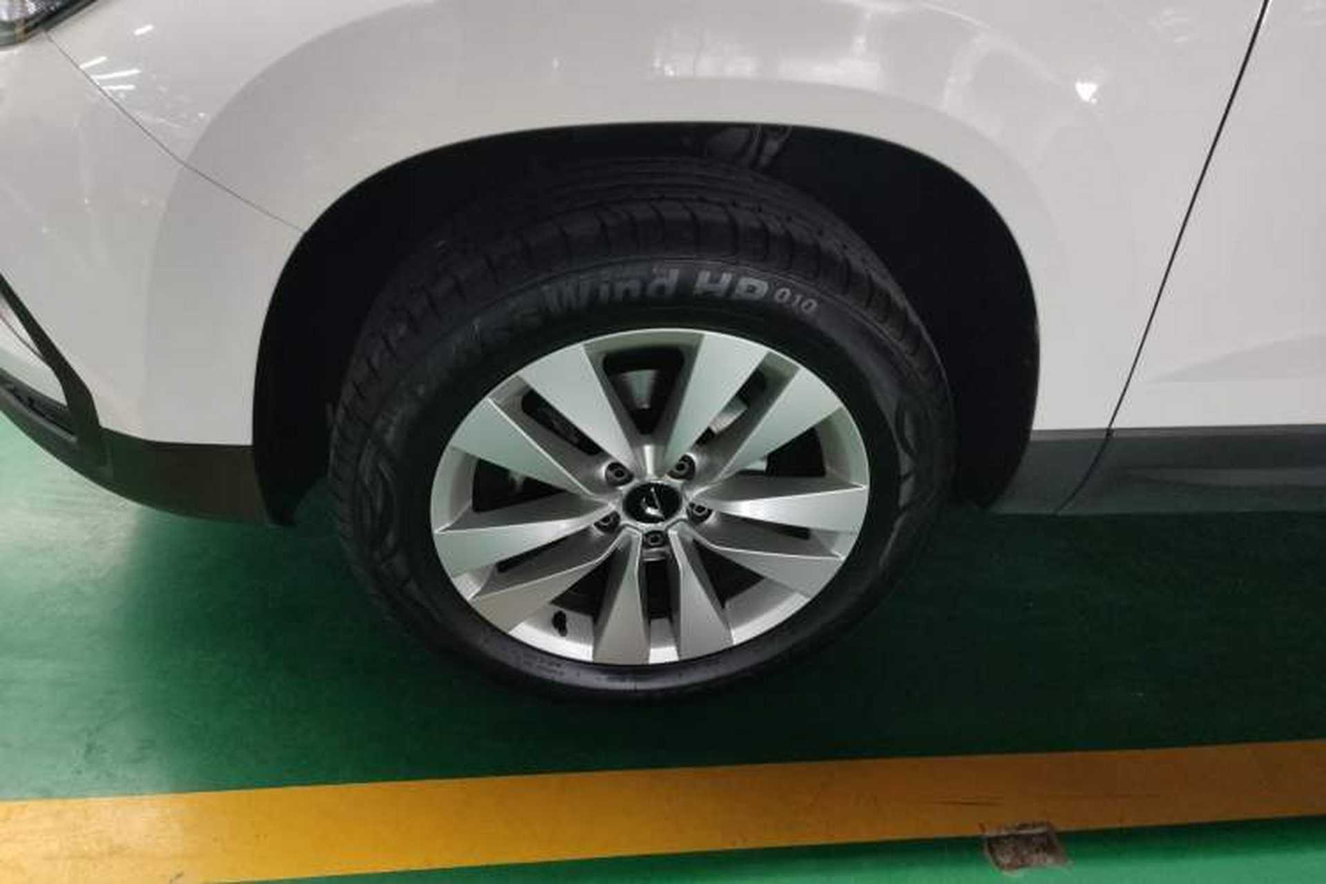Used Jetta VS5 2019 280TSI Automatic Trend Model Left Front Wheel Hub
