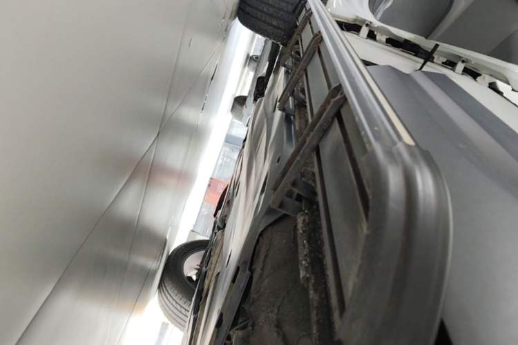 Used Jetta VS5 2019 280TSI Automatic Glory Edition Left Side Sill