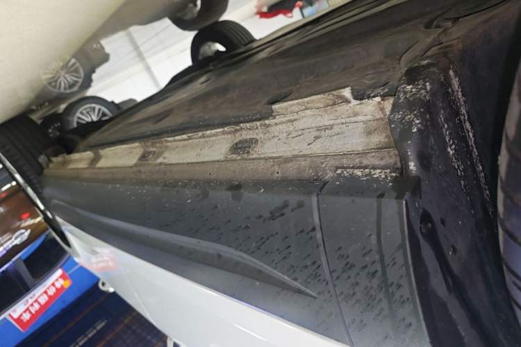 Used Jetta VS5 2019 280TSI Automatic Enjoyment Model Left Side Sill