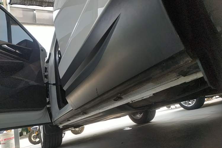 Used Jetta VS5 2019 280TSI Automatic Trend Model Left Side Sill