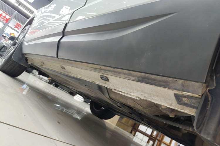 Used Jetta VS5 2019 280TSI Automatic Glory Edition Left Side Sill
