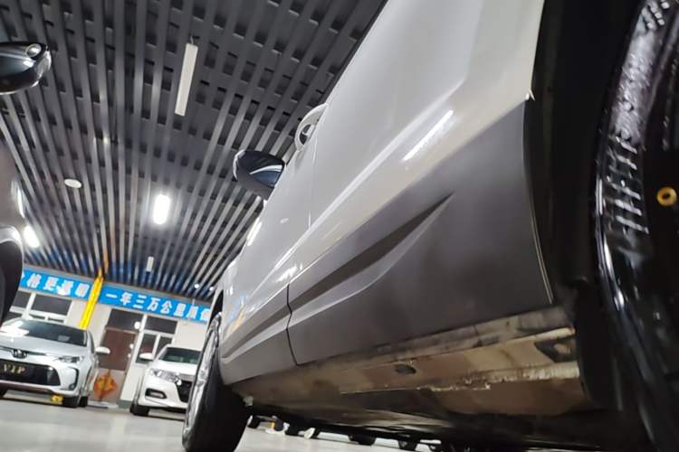 Used Jetta VS5 2019 280TSI Automatic Trend Model Left Side Sill