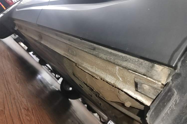 Used Jetta VS5 2019 280TSI Manual Enjoyment Model Left Side Sill
