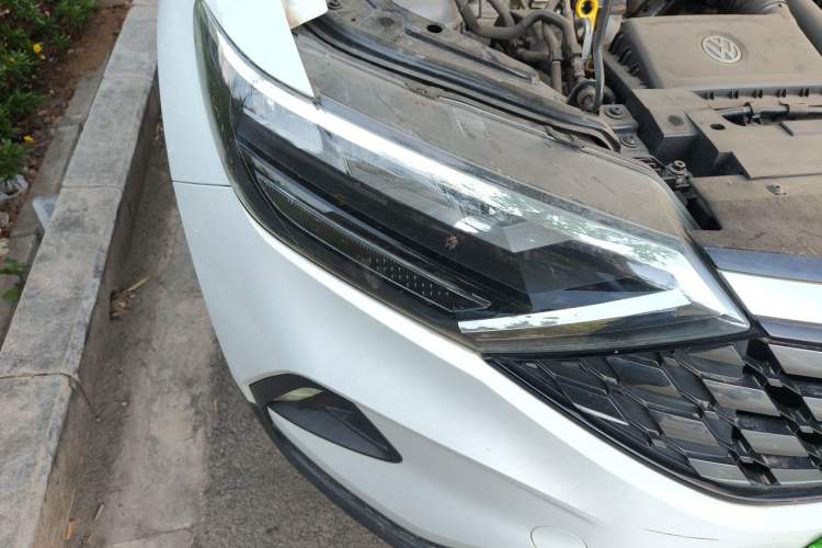 Used Jetta VS5 2019 280TSI Automatic Trend Model Right Front Headlight