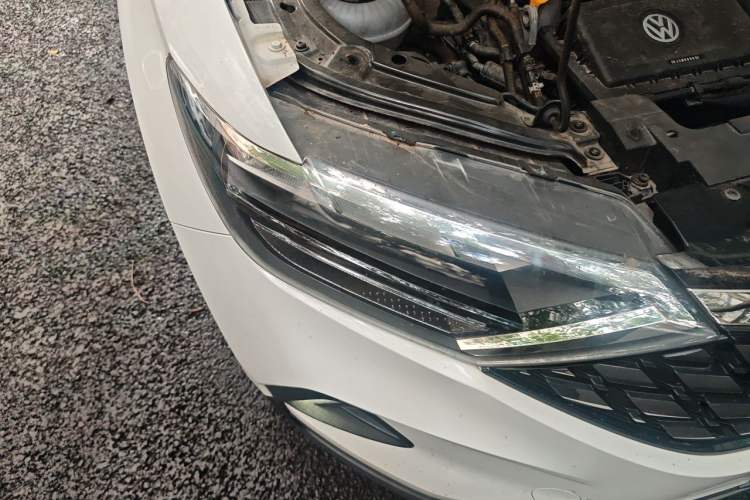 Used Jetta VS5 2019 280TSI Automatic Trend Model Right Front Headlight