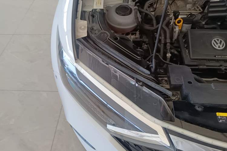 Used Jetta VS5 2019 280TSI Automatic Glory Edition Right Front Headlight