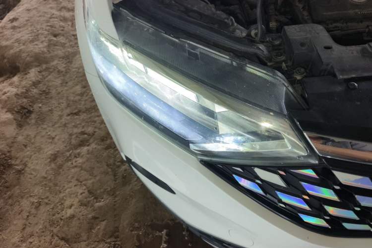 Used Jetta VS5 2019 280TSI Manual Enjoyment Model Right Front Headlight