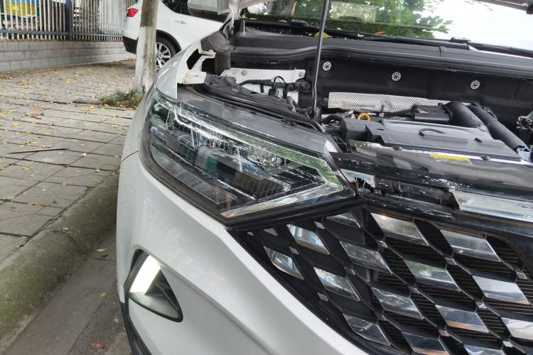 Used Jetta VS5 2019 280TSI Automatic Trend Model Right Front Headlight