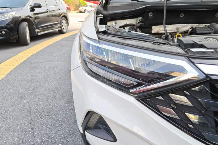 Used Jetta VS5 2019 280TSI Automatic Enjoyment Model Right Front Headlight
