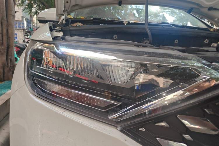 Used Jetta VS5 2019 280TSI Automatic Trend Model Right Front Headlight