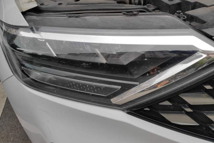Used Jetta VS5 2019 280TSI Automatic Enjoyment Model Right Front Headlight