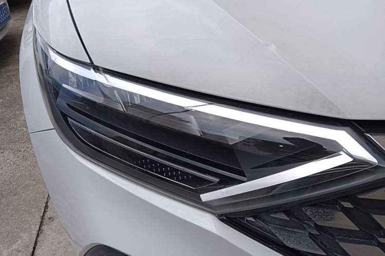 Used Jetta VS5 2019 280TSI Automatic Trend Model Right Front Headlight