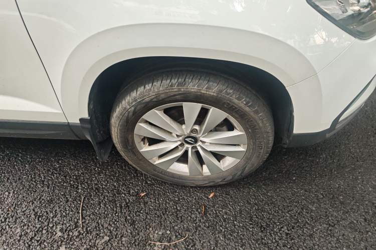 Used Jetta VS5 2019 280TSI Automatic Trend Model Right Front Wheel Hub