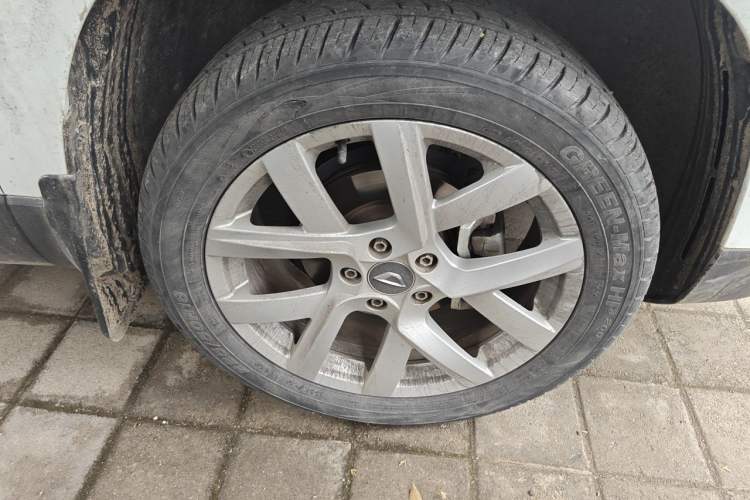 Used Jetta VS5 2019 280TSI Automatic Enjoyment Model Right Front Wheel Hub