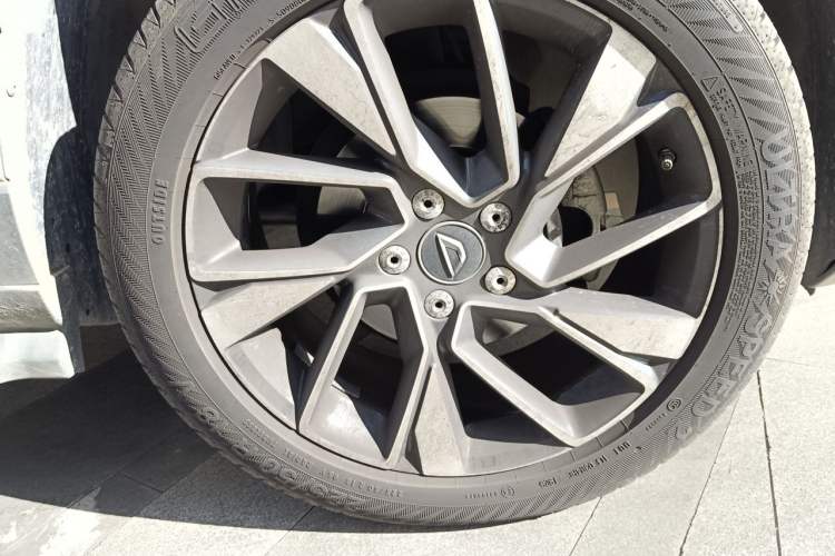 Used Jetta VS5 2019 280TSI Automatic Glory Edition Right Front Wheel Hub