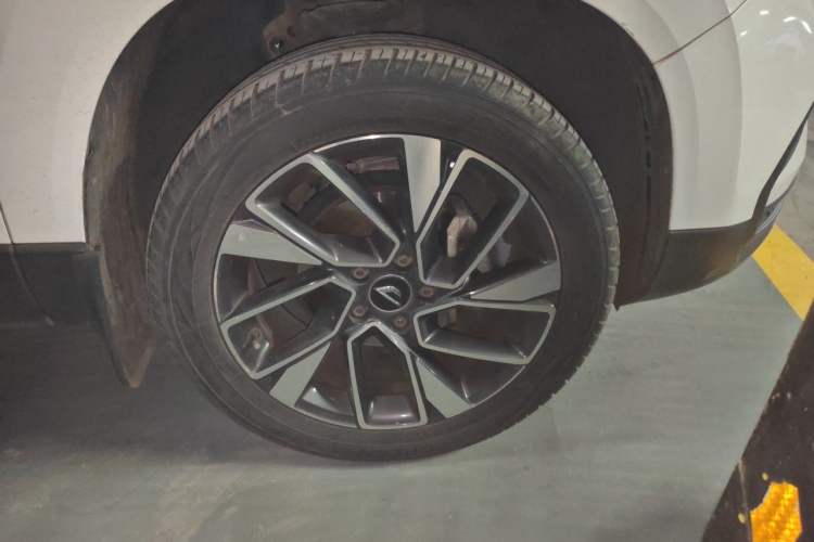 Used Jetta VS5 2019 280TSI Automatic Glory Edition Right Front Wheel Hub