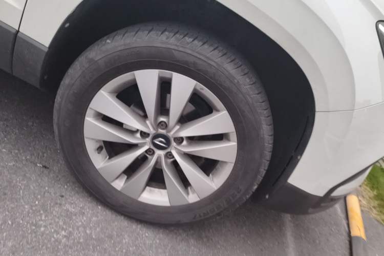 Used Jetta VS5 2019 280TSI Automatic Trend Model Right Front Wheel Hub