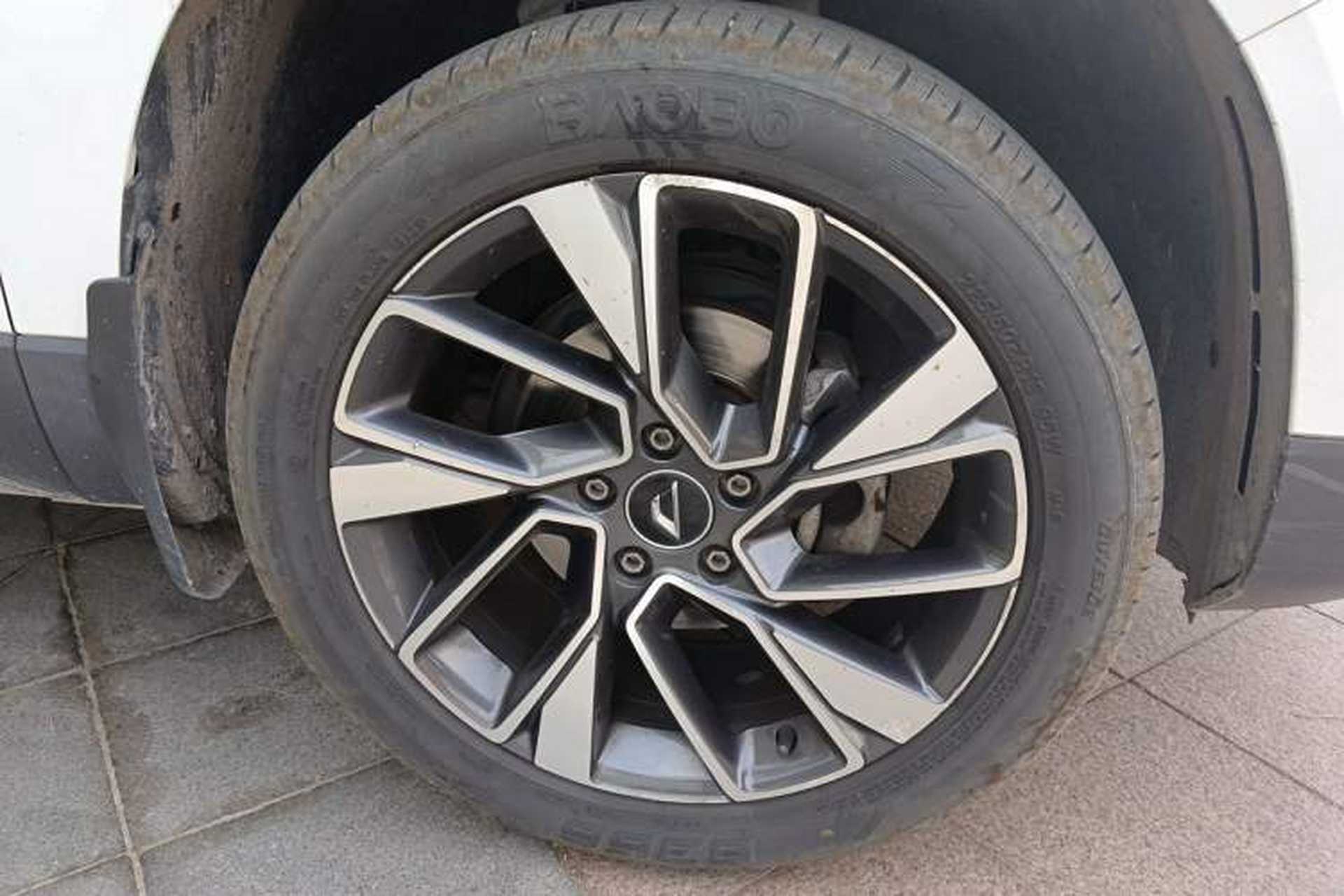 Used Jetta VS5 2019 280TSI Automatic Glory Edition Right Front Wheel Hub