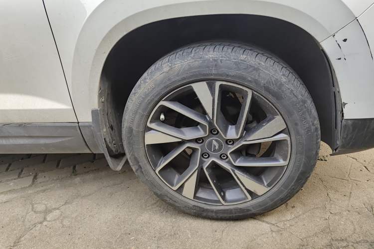 Used Jetta VS5 2019 280TSI Automatic Glory Edition Right Front Wheel Hub