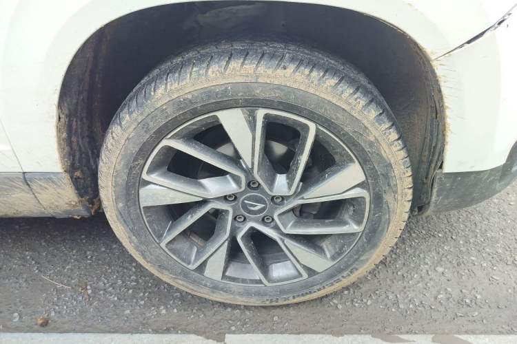 Used Jetta VS5 2019 280TSI Automatic Glory Edition Right Front Wheel Hub