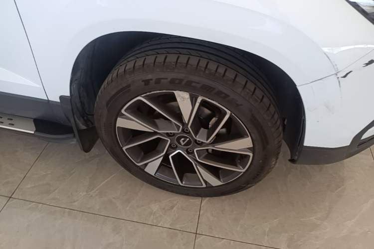 Used Jetta VS5 2019 280TSI Automatic Glory Edition Right Front Wheel Hub
