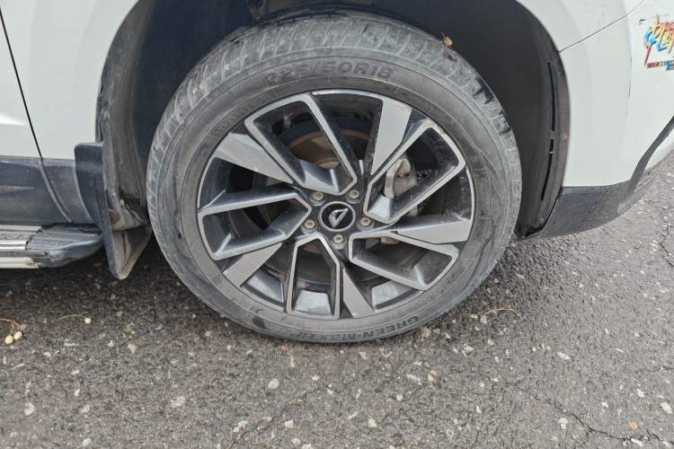 Used Jetta VS5 2019 280TSI Automatic Glory Edition Right Front Wheel Hub