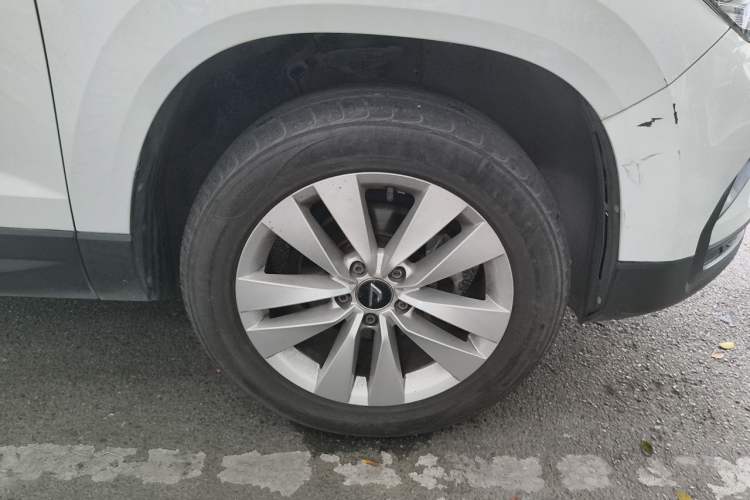 Used Jetta VS5 2019 280TSI Automatic Trend Model Right Front Wheel Hub