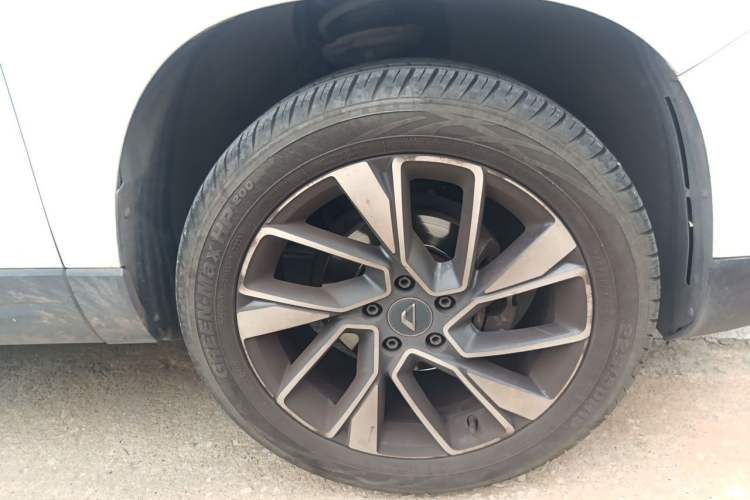 Used Jetta VS5 2019 280TSI Automatic Glory Edition Right Front Wheel Hub