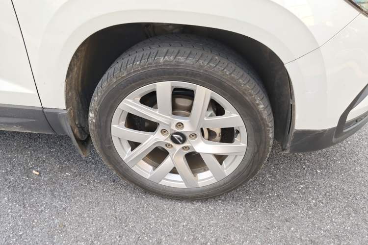 Used Jetta VS5 2019 280TSI Automatic Enjoyment Model Right Front Wheel Hub