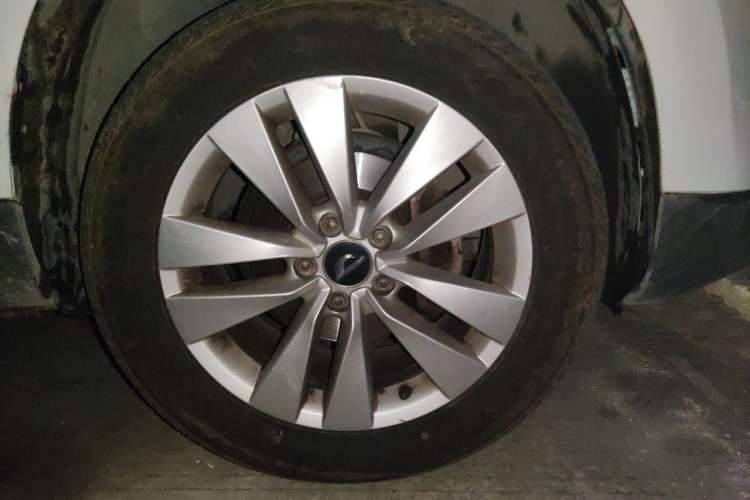 Used Jetta VS5 2019 280TSI Automatic Trend Model Right Front Wheel Hub