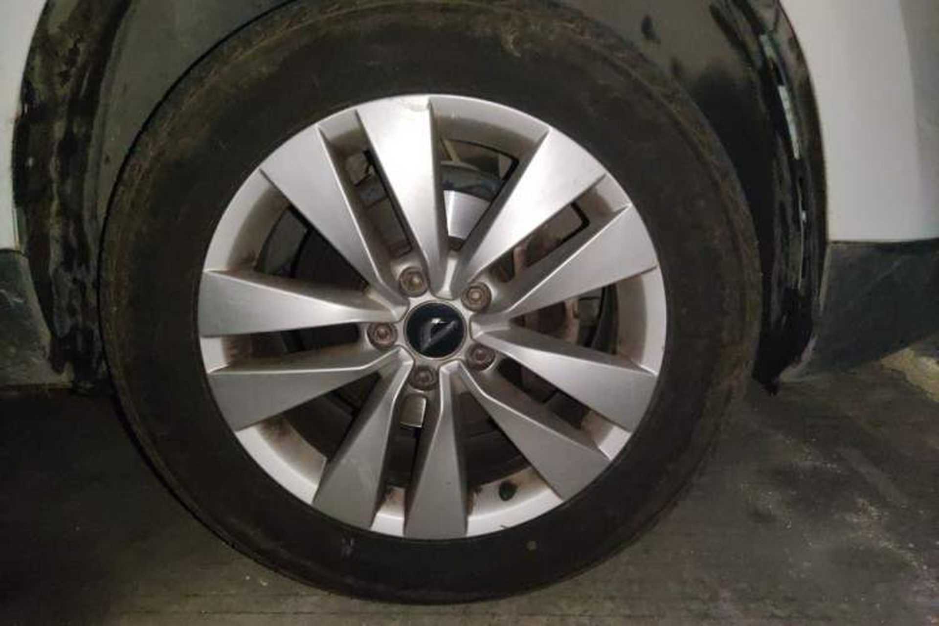 Used Jetta VS5 2019 280TSI Automatic Trend Model Right Front Wheel Hub